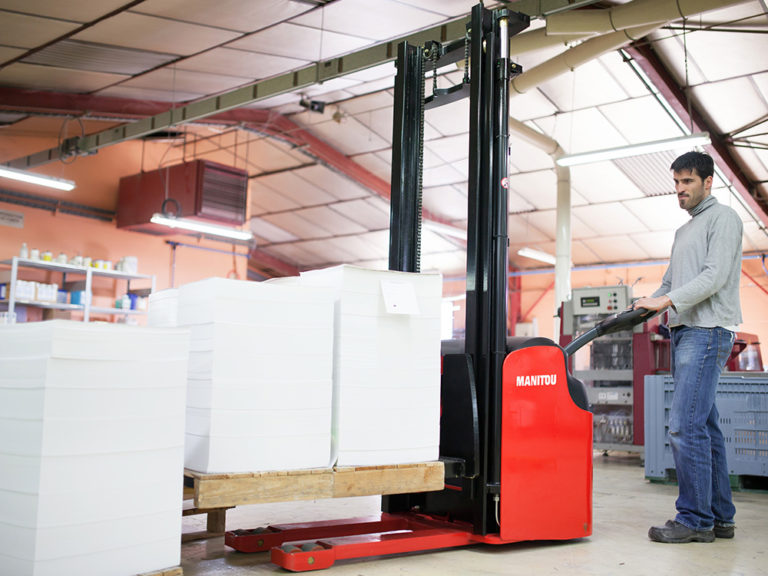 Découvrez les gerbeurs électriques MANITOU ES