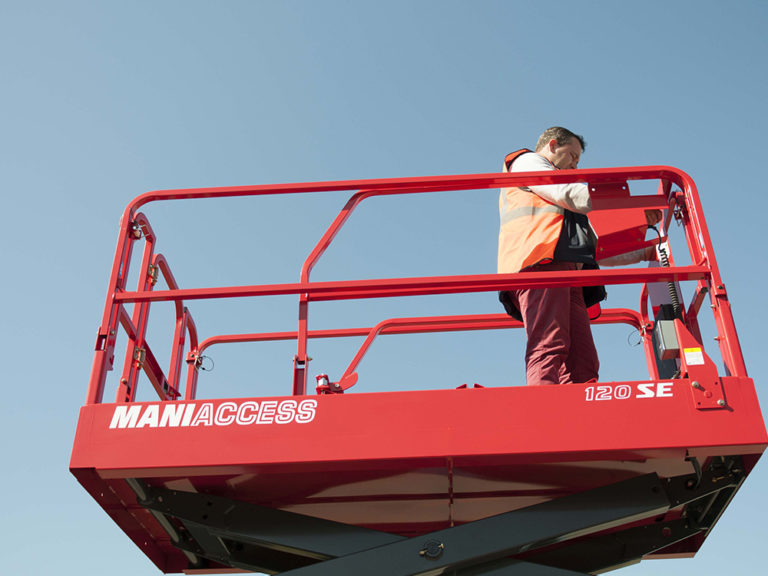 Découvrez les nacelles ciseaux MANITOU SEC / SE / SC