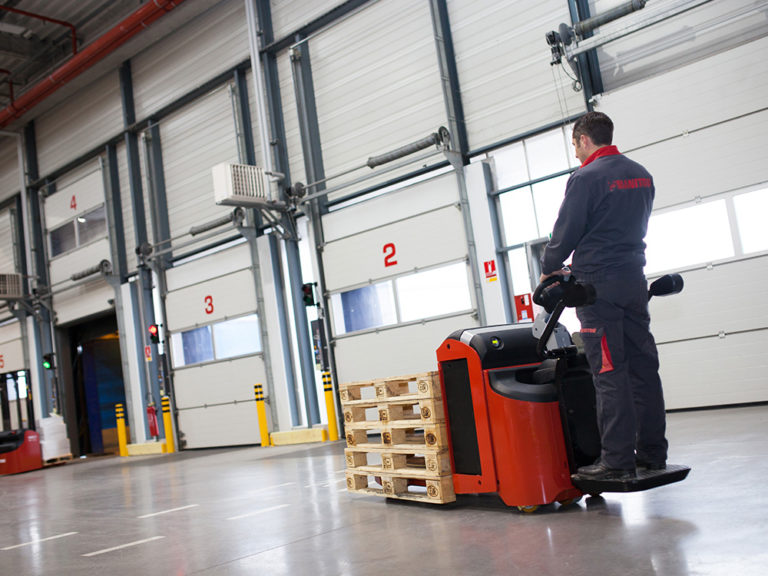 Découvrez les transpalettes électriques MANITOU EP