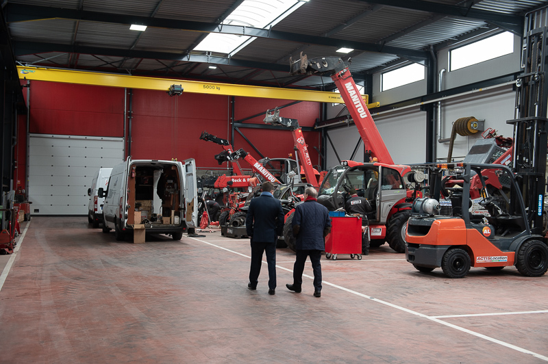 Marcel Braud, MANITOU, visite les ateliers SOFIMA