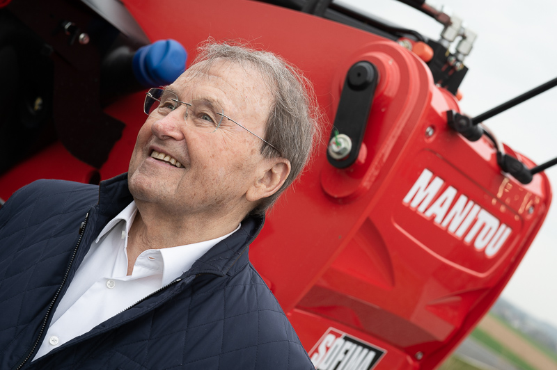 Remise de clés officielle MANITOU MT1840 à notre fidèle client AMBS