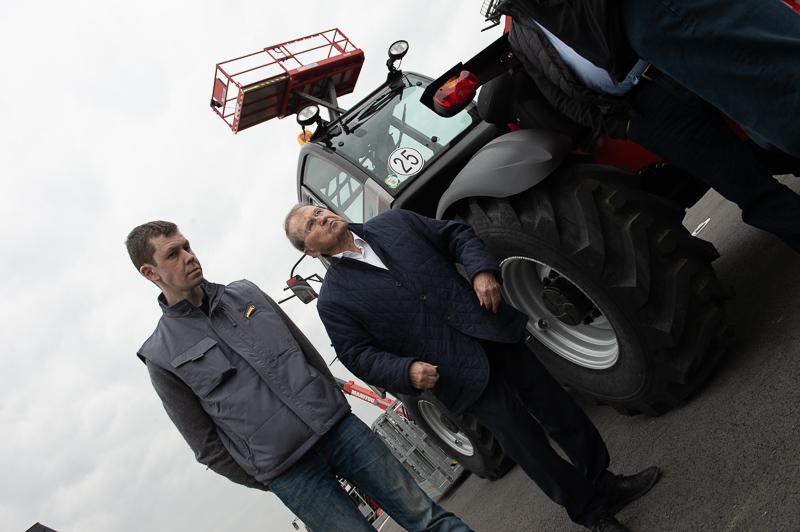 Remise de clés officielle MANITOU MT1840 à notre fidèle client AMBS