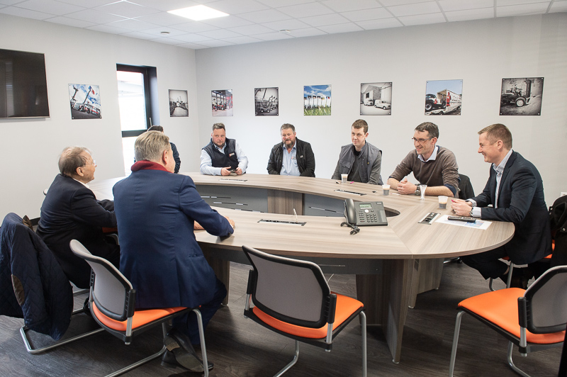 Remise de clés officielle MANITOU MT1840 à notre fidèle client AMBS