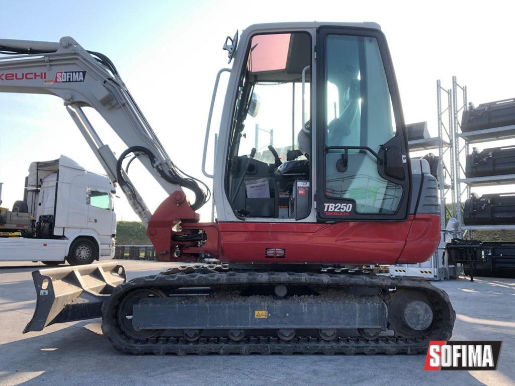 TAKEUCHI TB250 - Mini pelle - OCCASION