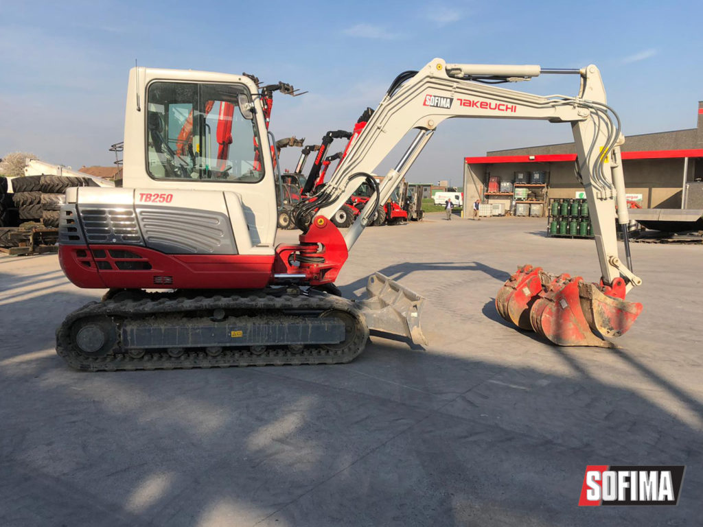 TAKEUCHI TB250 - Mini pelle - OCCASION