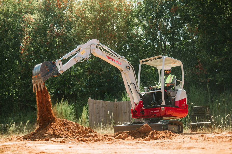 Takeuchi TB230 en travaux de terrassement